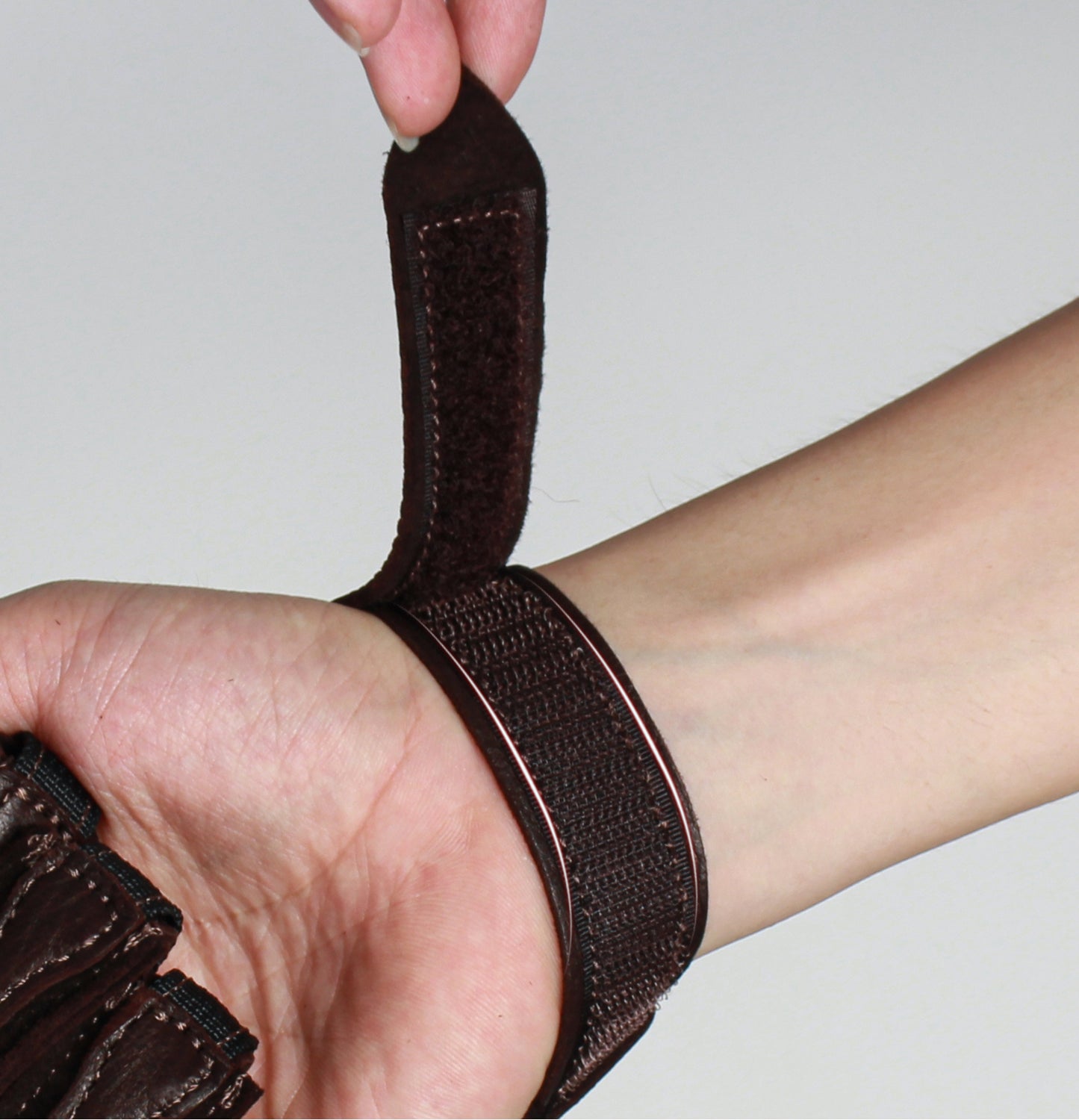 Bosen Pure Deerskin 3-Finger Archery Glove | S/M/L Sizes | Adjustable Velcro | Reinforced Anti-Slip Tips | Traditional Recurve Compound Longbow