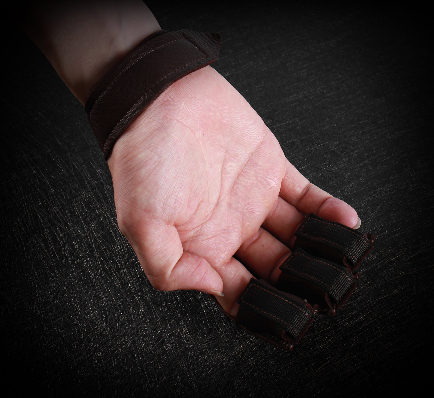 Bosen Pure Deerskin 3-Finger Archery Glove | S/M/L Sizes | Adjustable Velcro | Reinforced Anti-Slip Tips | Traditional Recurve Compound Longbow